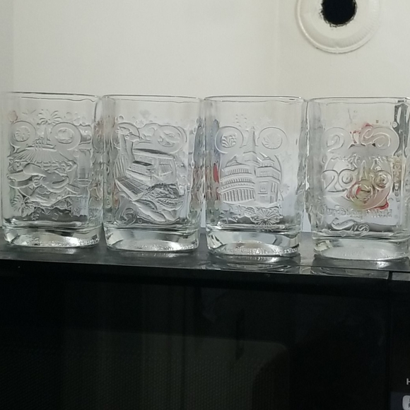 McDonald's Disney gear 2000 commemorative glasses - Picture 2 of 3